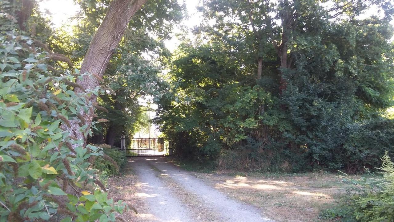 Hotel Logis Relais Des Caillères à Saint-Pavace Extérieur photo